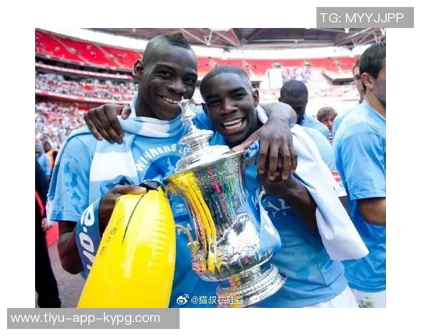 曼城前球员理查兹谈戒酒减肥经历称运动不足是最大问题