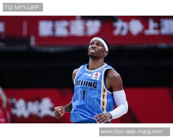 波蒂斯半场表现出色高效得分助力球队次节逆转局势